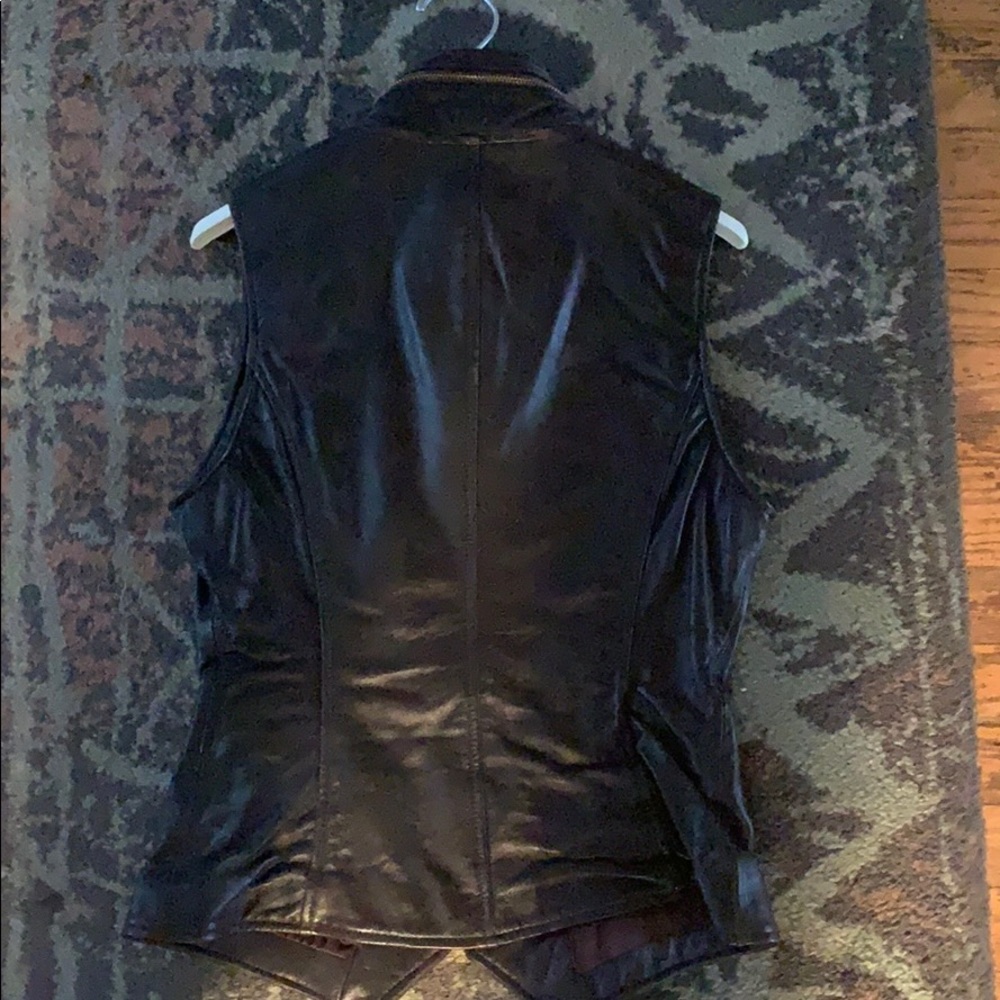 Vest/Shell - Picture 2 of 4